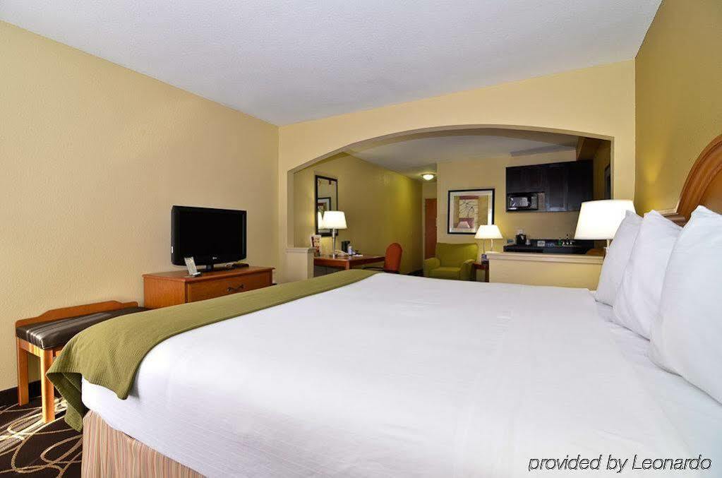 Express Atlanta-stone Mountain By Ihg Hotel