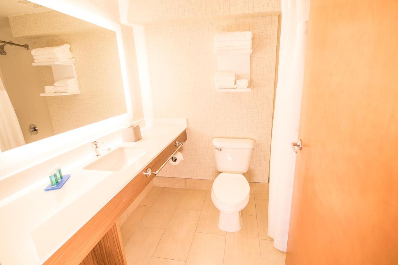 Express Atlanta-stone Mountain By Ihg Hotel Stone Mountain