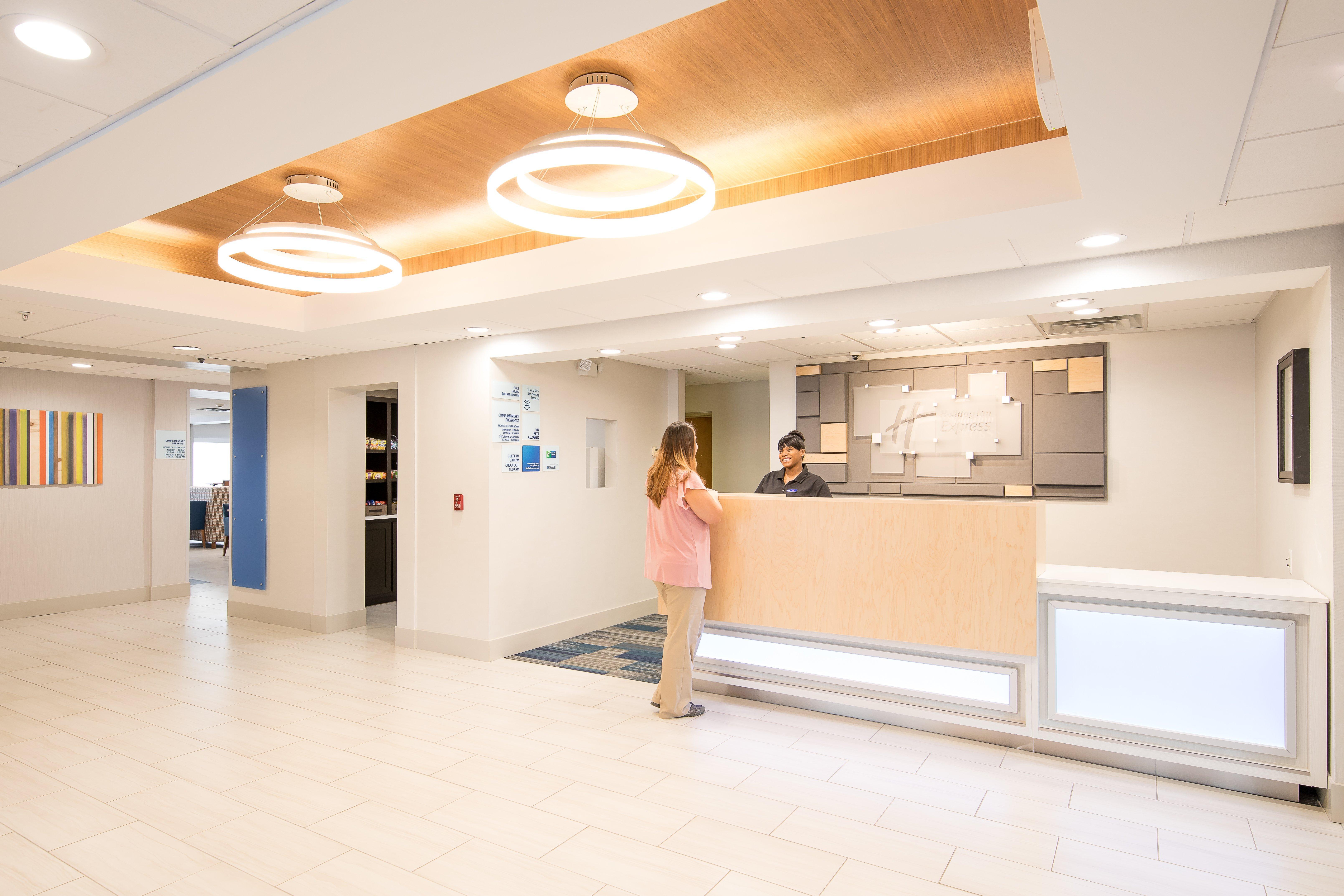 Express Atlanta-stone Mountain By Ihg Hotel