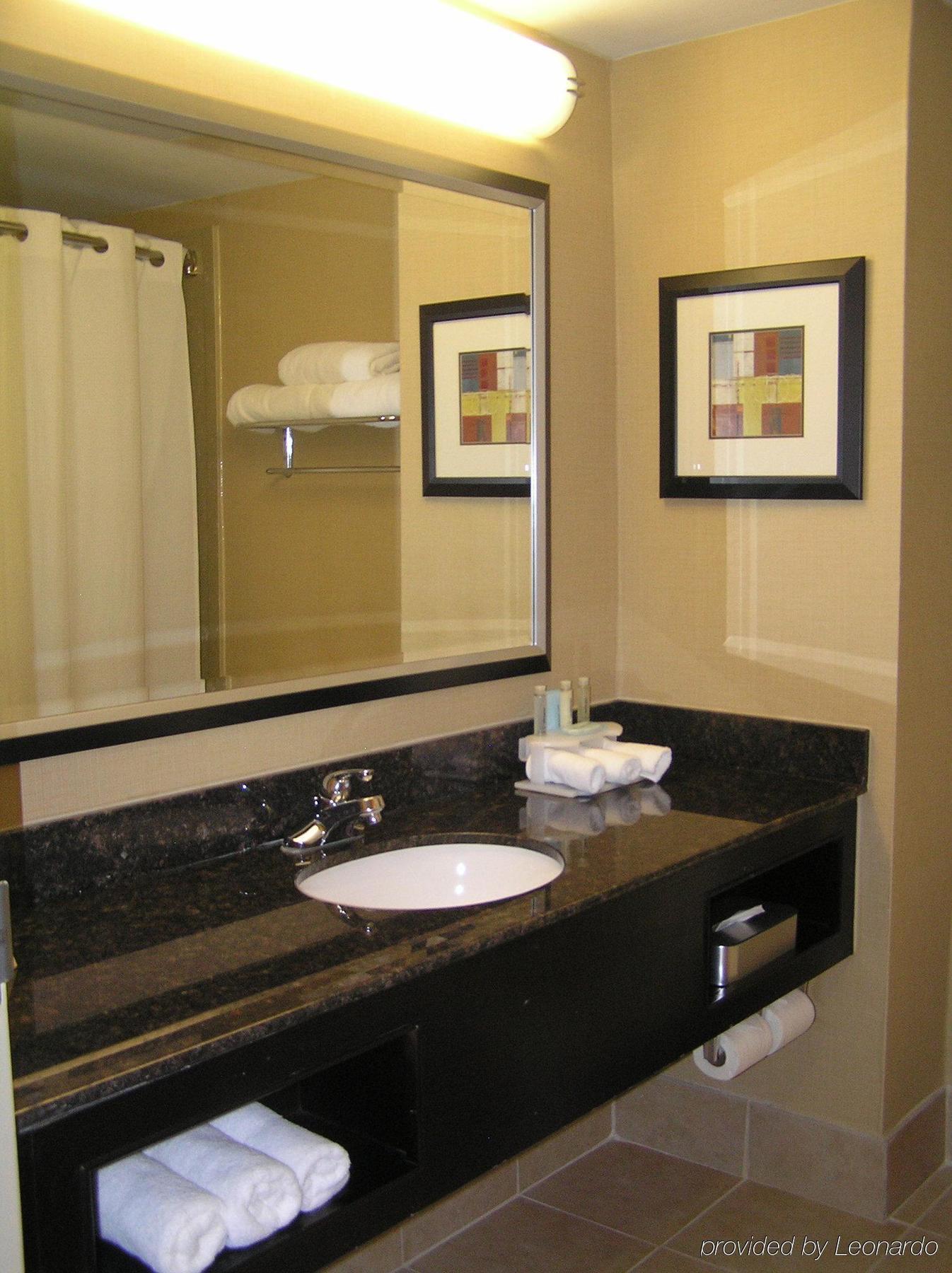 Hotel Express Atlanta-stone Mountain By Ihg 3*