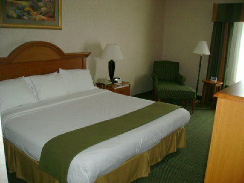 Express Atlanta-stone Mountain By Ihg Hotel 3*