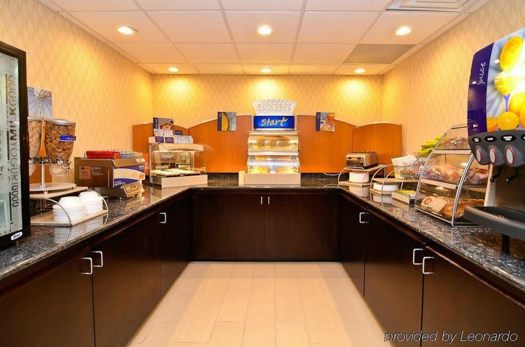 Hotel Express Atlanta-stone Mountain By Ihg 3*