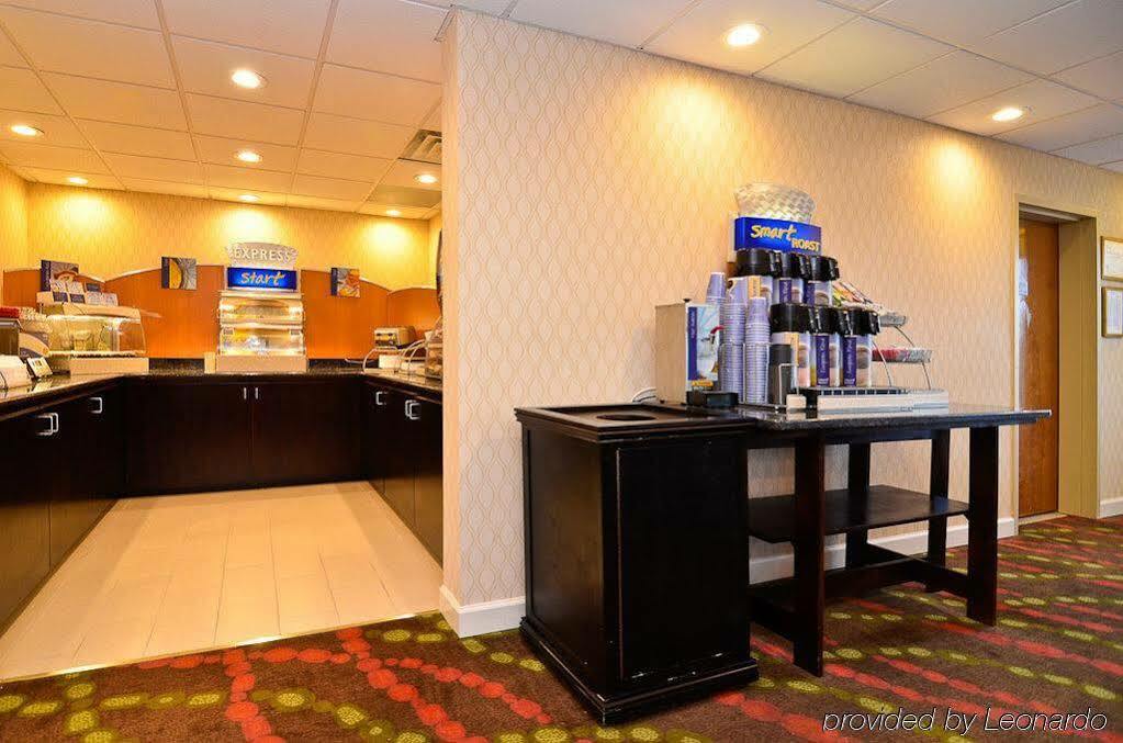 Express Atlanta-stone Mountain By Ihg Stone Mountain